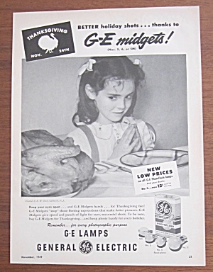 1949 General Electric Midgets W/ Girl Looking At Turkey
