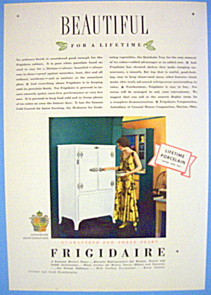 1931 Frigidaire With Woman Opening