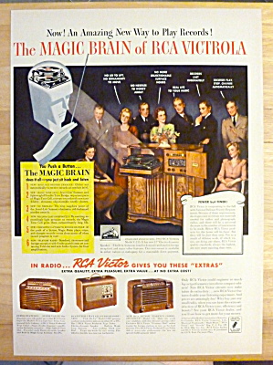 1941 Rca Victor Victrola With Group Of People Talking