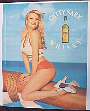 2001 Cutty Sark Whisky With Lovely Smiling Woman