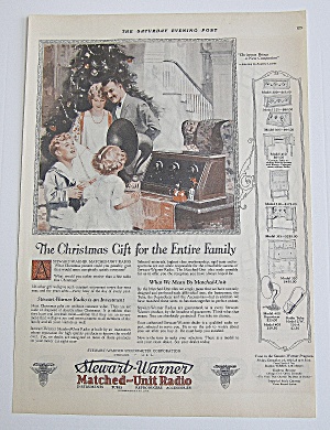 1925 Stewart Warner Radio With Family At Christmas