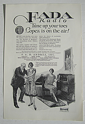 1925 Fada Radio With Man & Woman Dancing