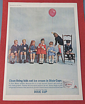 1962 Dixie Cups W/ Children Sitting & Eating Ice Cream