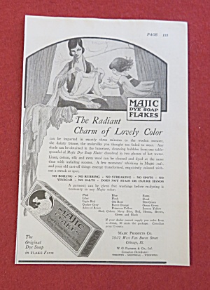 1920 Majic Dye Soap Flakes With Woman Folding Clothes