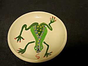 Stoneware Round Dish With Painted Frog 6 3/4 Diameter