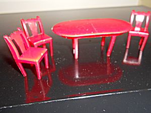 Dollhouse Table And 3 Chairs