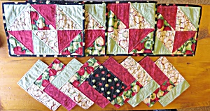 Vintage Quilted Apple Table Runner 4 Pc Placemat Set