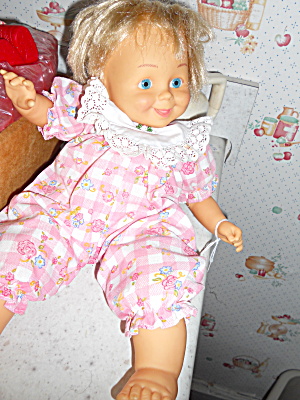 Cititoy Baby Doll Laughs Giggles 1995