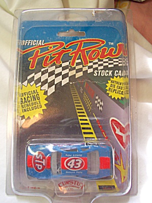 Pit Row Stock Car Richard Petty 43 Stp 1992