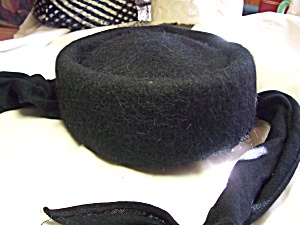 Ladies Black Felt Hat With Tie Scarf Neumann