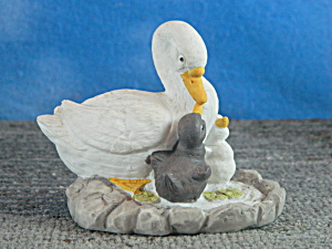 Enesco Resin Duck With Duckling And Ugly Duckling