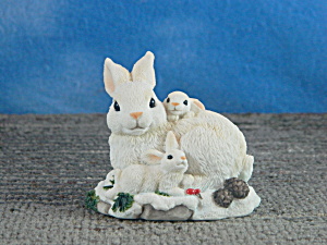 1999 Enesco Seagull Collection Resin Rabbit W/babies