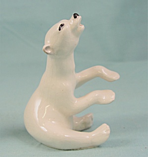 Hagen-renaker Miniature Singing Polar Bear