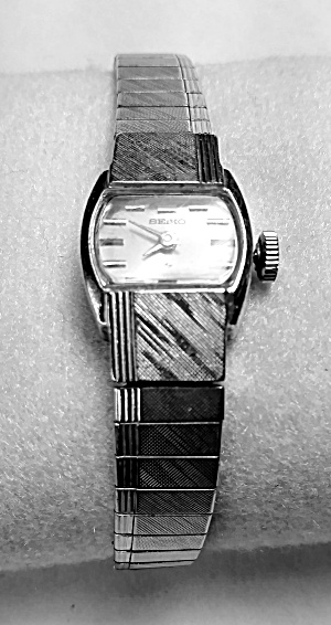 Seiko Silver Tone Vintage Lady's Wrist Watch