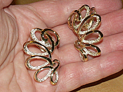 Vintage Emmons Clip Earrings Curlicues Textured Metal Gold/silvertone