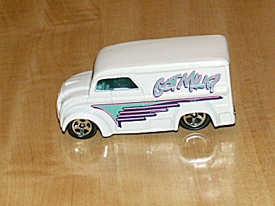 Fun 1997 White Hot Wheels Dairy Delivery Truck With Got Milk? 1:64