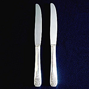 Margate Aka Arcadia 1938 Oneida 2 Silverplate Dinner Knives