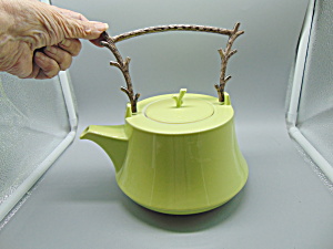 Villeroy & Boch Lime Green Porcelain Tea Pot W/metal Handle