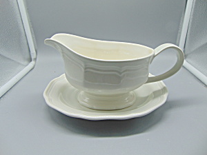Mikasa French Countryside Gravy Boat And Under Plate