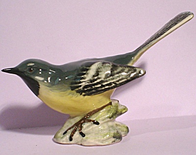 Beswick Bird #1041 Grey Wagtail