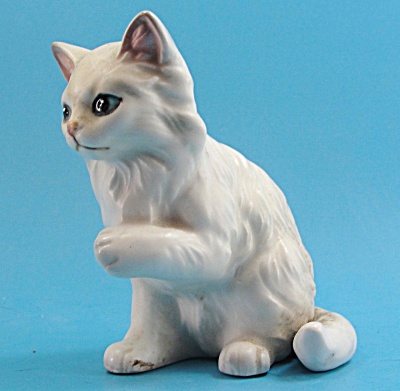 Lefton Ceramic Sitting Cat Figurine