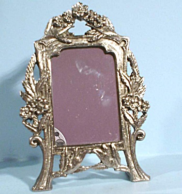 New Victorian Style Heart Shaped Picture Frame