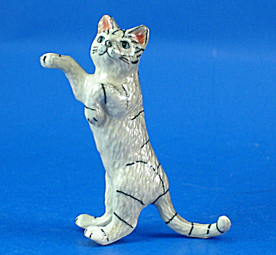 Klima K0241 Tabby Cat On Hind Legs