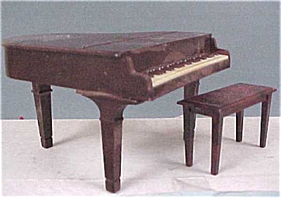 Renwal Piano & Bench