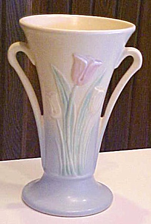 Hull Vase Sueno Tulip 100-33-8 Inch Side Handles