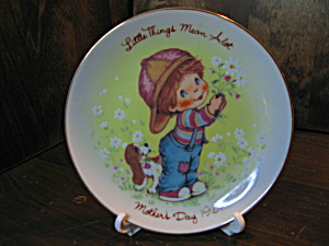 Avon Little Things 1982 Mother's Day Plate