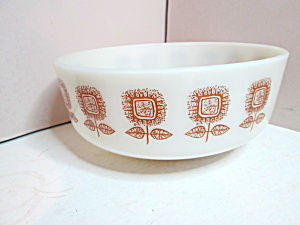 Federal Glass Heavy White/ Tan Large Sunflower Bowl
