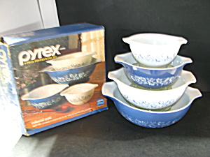 Vintage Pyrex Colonial Mist Cinderella Bowls And Box