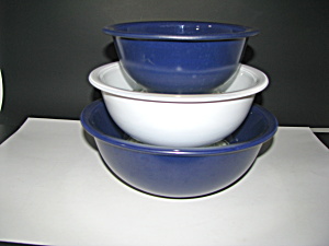 Vintage Pyrex Blue And White Nesting Bowl Set