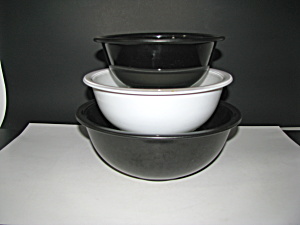 Vintage Pyrex Black And White Nesting Bowl Set
