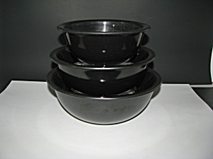 Vintage Pyrex Black Nesting Bowl Set
