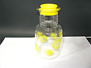 Vintage Pyrex Lemon Carafe 2qt Juice Pitcher