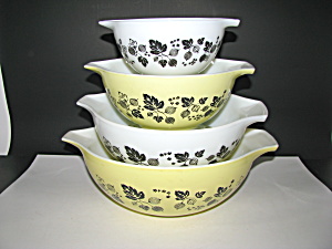 Vintage Pyrex Black,yellow,white Gooseberry Bowls