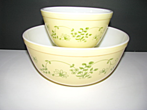 Vintage Pyrex Shenandoah 401,403 Nesting Bowls