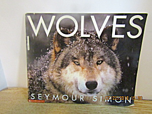 Scholastic Young Readers Book Wolves