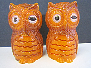 Vintage Plastic Winking Owls Salt & Pepper Shaker Set