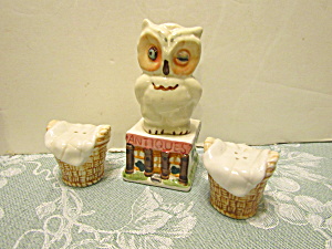 Vintage Ceramic Owl&basket Salt & Pepper Shakers