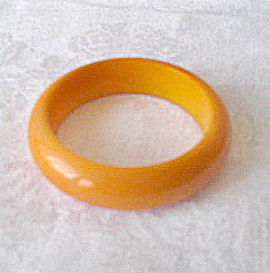 Vintage Bakelite Bracelet Butter Yellow