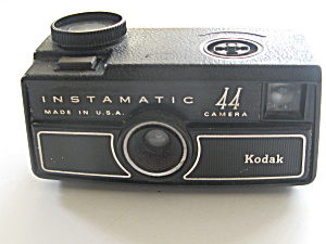 Kodak Instamatic 44 Camera And Flash Cubes