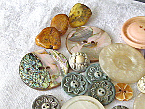 Vintage Buttons Abelone,bakelite,stone & Plastic.