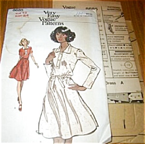 1970s Vogue Pattern Flared Dress Uncut