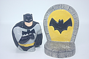 Batman And Bat Emblem Stand Salt And Pepper