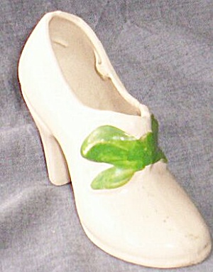 Little Pottery 40's Shoe Green Bow