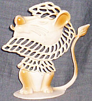 Revere Mfg. Small Metal Lion Earring Holder