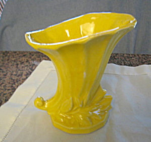 Mccoy Yellow Cornocopia Vase