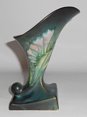 Roseville Pottery Freesia #197-6 Cornucopia Vase Mint